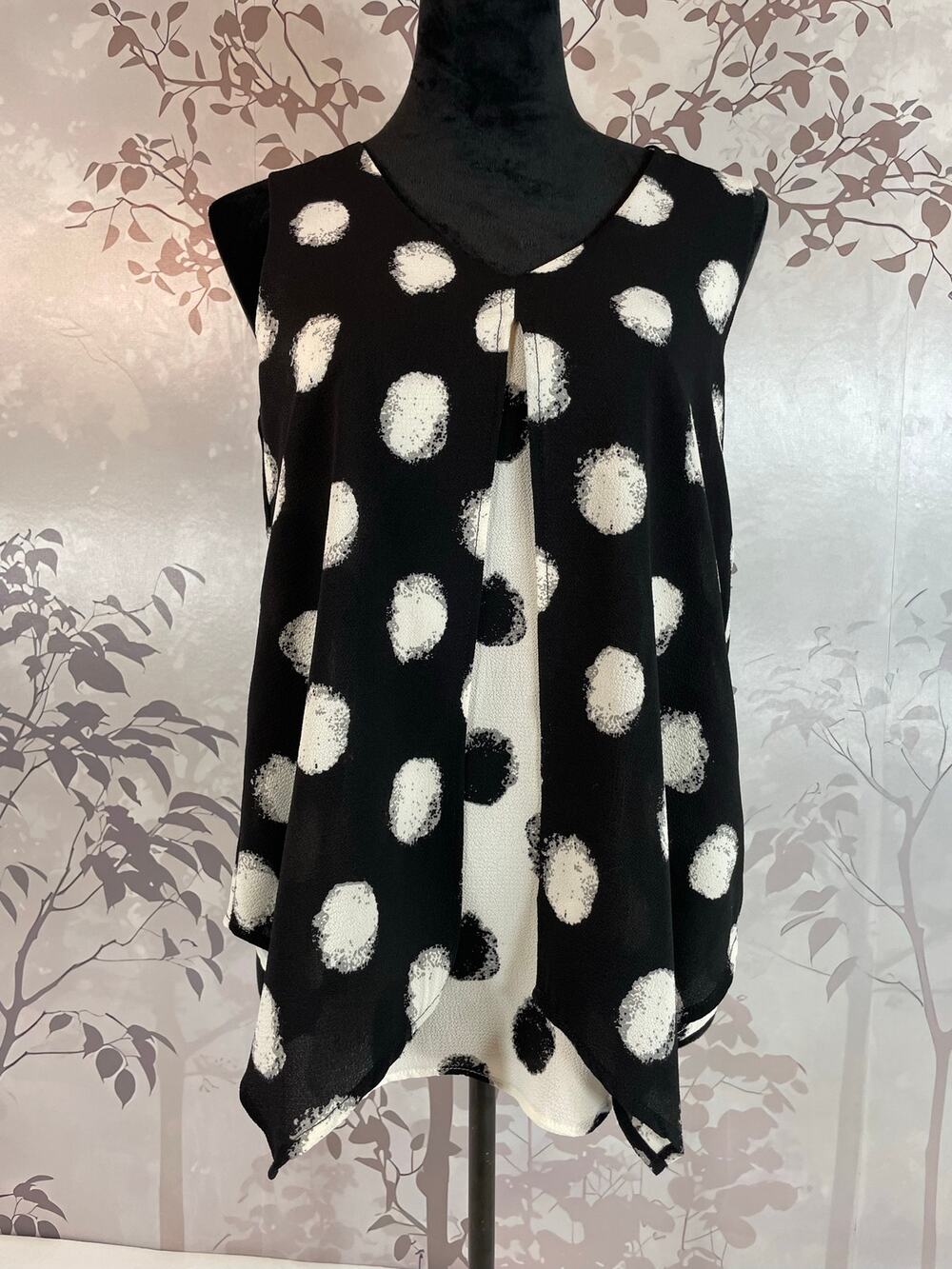Mode Vin Rouge Layered Polka Dot Tank Top Black White S Asymmetrical V-Neck